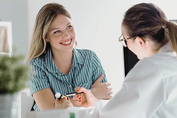 Médico internista en Madrid.